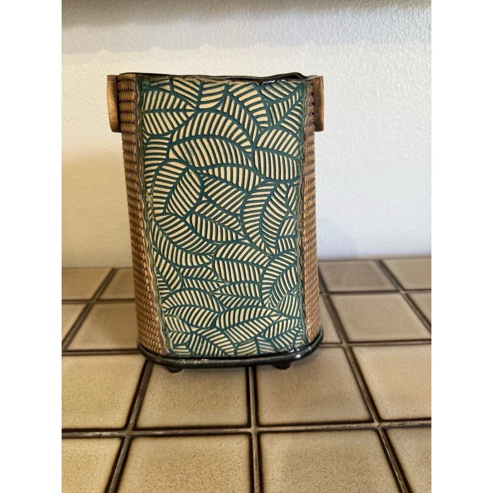 ICY ROAD Studio Pottery Vase Hand Carved Leaf Design Textured Ceramic 9.5
